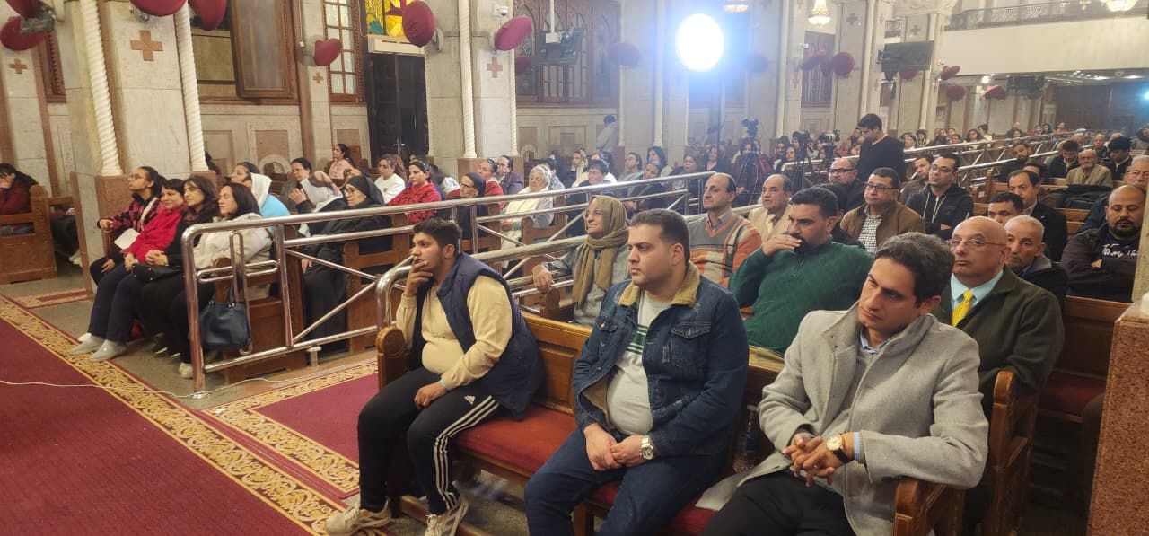 <p dir=rtl>مبادرة<br><span class=uk-text-primary>شبابنا بيقرا</span></p>